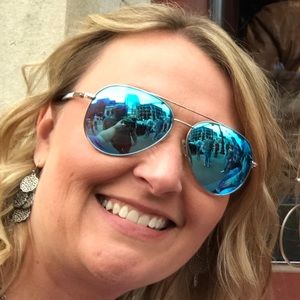 Meet your Posher, Renee